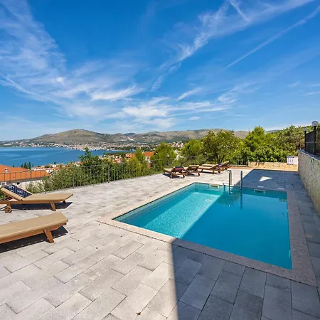 Ciovo Breeze アパート トロギール